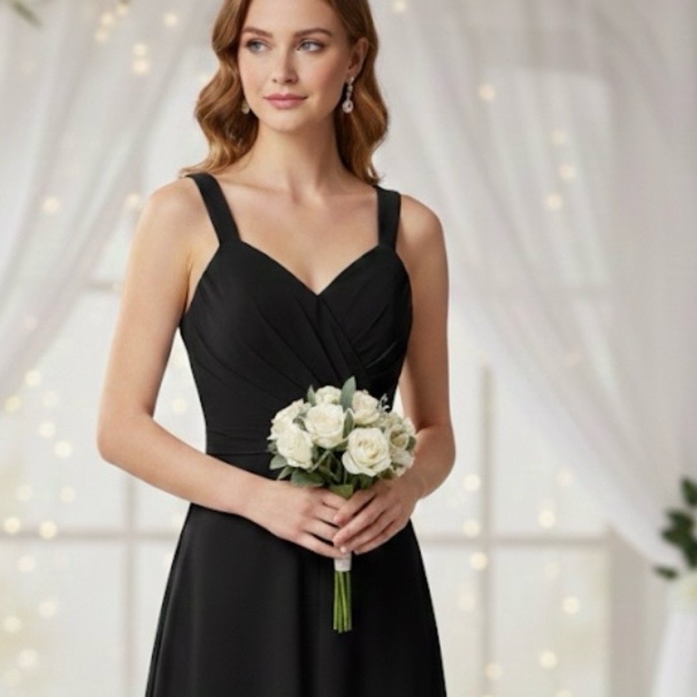 DAVE’S BRIDAL BLACK CRINKLE  SHORT  DRESS. NEW WITH TAGS. SIZE 6